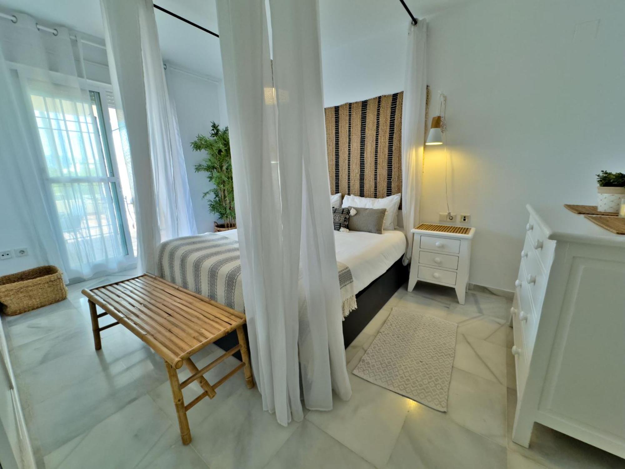 Apartment Bajo Con Terraza En Lorcrimar V Marbella