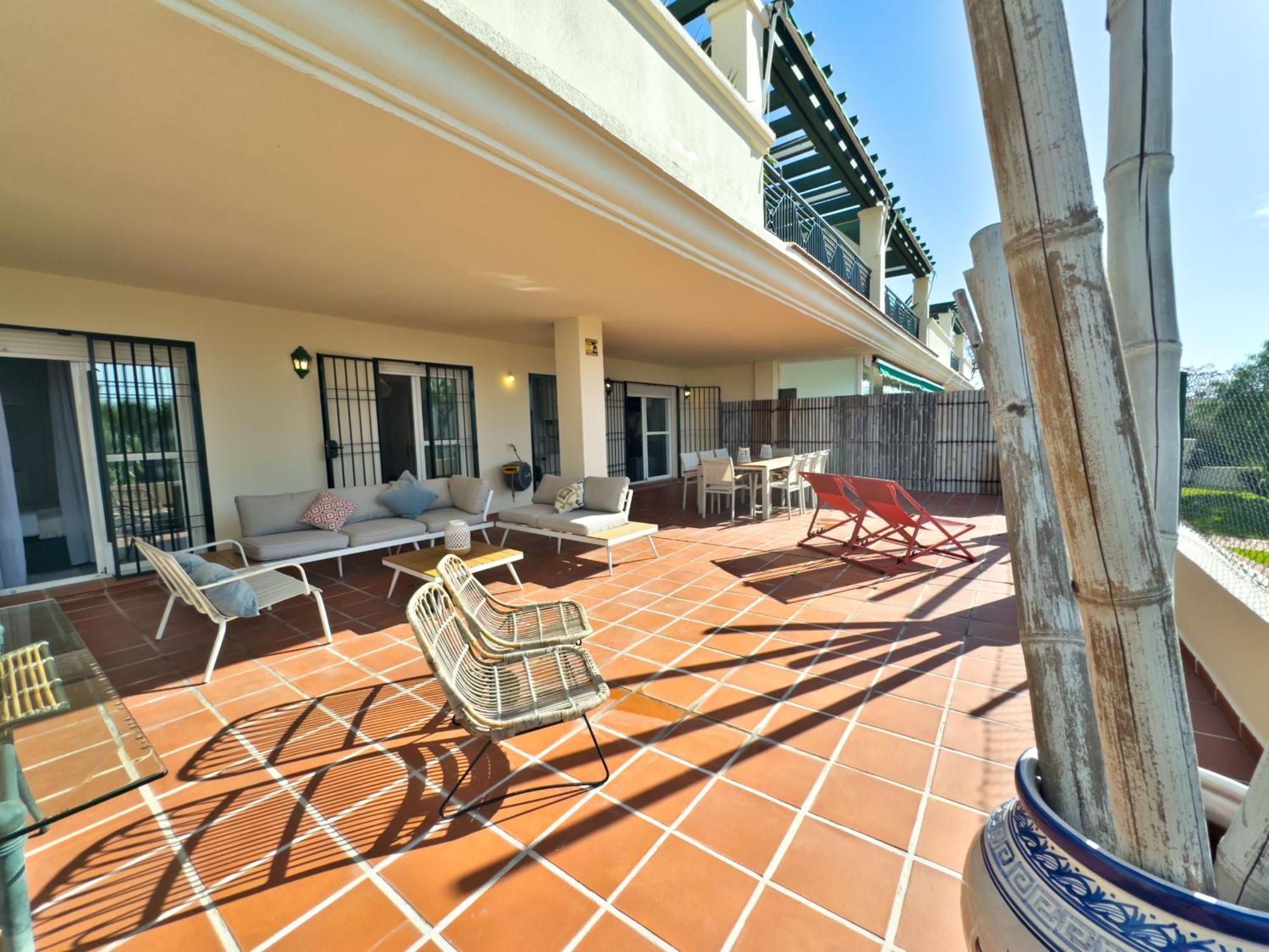 Bajo Con Terraza En Lorcrimar V Marbella
